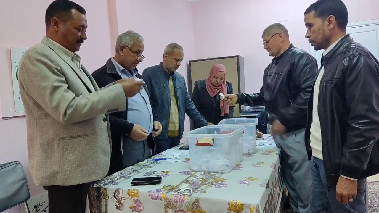 الوادي الجديد تجري قرعة لتوزيع المنازل الريفية بقرية  الخرطوم  (6)