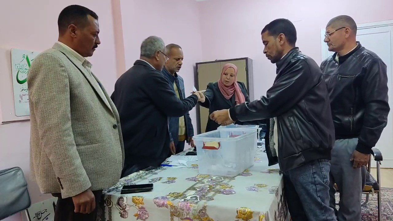 الوادي الجديد تجري قرعة لتوزيع المنازل الريفية بقرية  الخرطوم  (9)