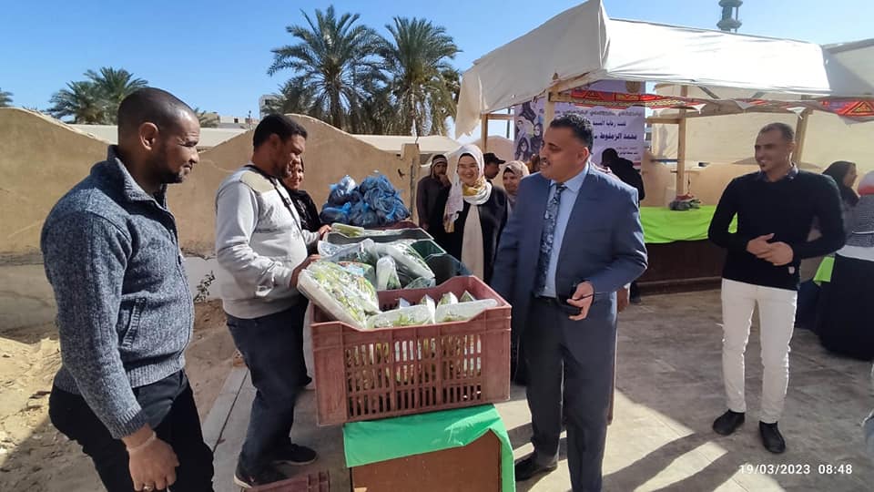 سيدات 4 قرى..افتتاح معرض قريتى منتجة في الوادي الجديد (3)