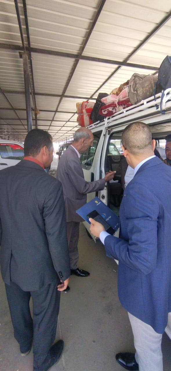 حملات مكثفة لمتابعة تعريفة أجرة بمواقف الوادي الجديد (4)