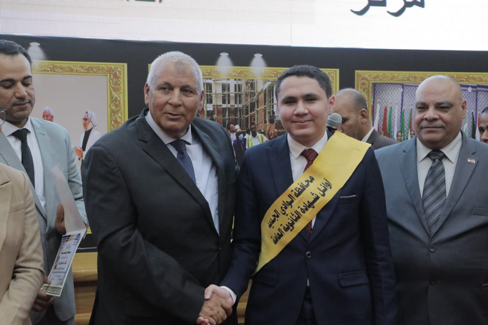 احتفالية تكريم الطلاب الأوائل بالوادي الجديد (1)