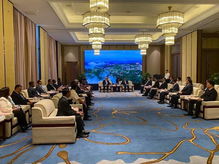 محافظ الواد الجديد يلتقي حاكم مقاطعة تايان ومسئولي وزارة الثقافة الصينية (2)