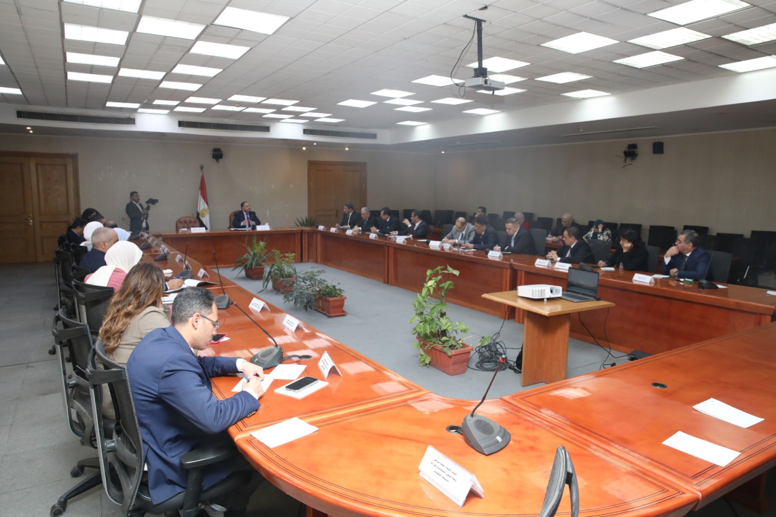 وزير المالية خلال لقائة رموز الصحافة والإعلام