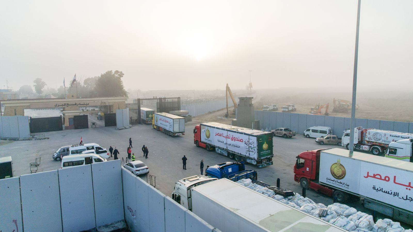 وصول المساعدات للجانب الفلسطينى