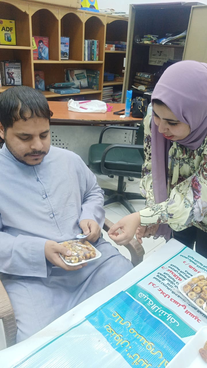 تدريب المكفوفين على تعبءة التمور بالوادي الجديد