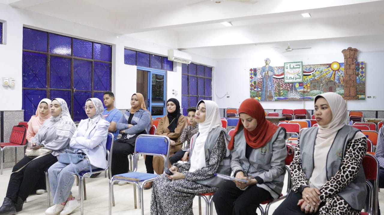 تنفيذ الندوة بمركز شباب الخارجة