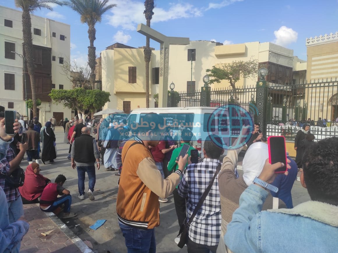 5fff03ab-e52a-4d1a-8c83-d8d54d7ea940