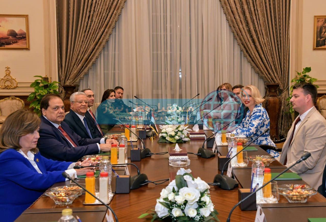 1e74d618-b6ad-4935-bd41-1dd6c1c36607