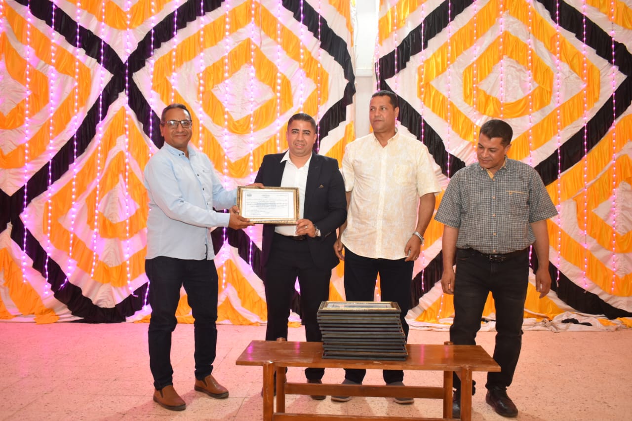 احتفالية فنية وثقافية بعيد العمال في جو من الإبداع الثقافي والفني في الوادي الجديد (37)