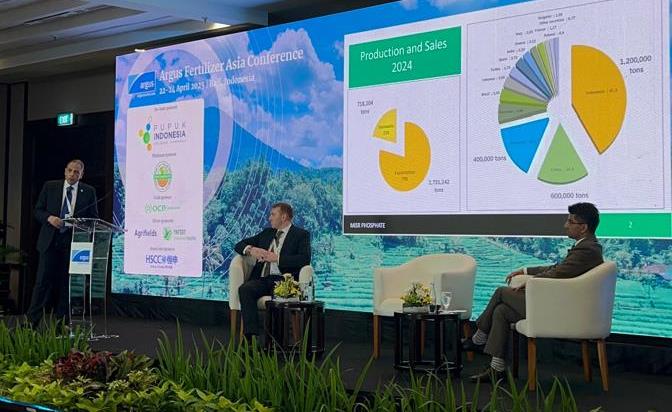 مشاركة فوسفات مصر في مؤتمر دولي باندونهيسيا (2)