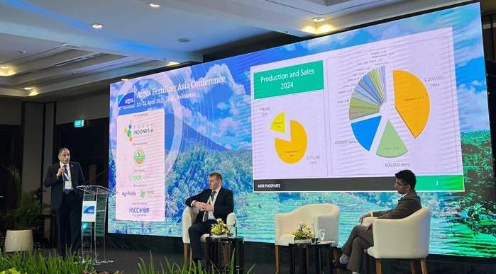 مشاركة فوسفات مصر في مؤتمر دولي باندونهيسيا (11)