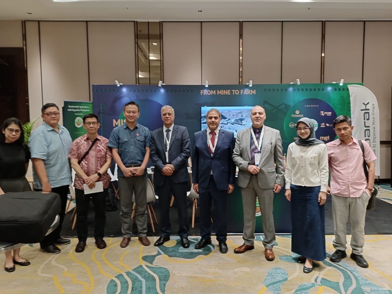 فوسفات مصر تشارك في مؤتمر تعديني دولي في دولة اندونيسيا (16)