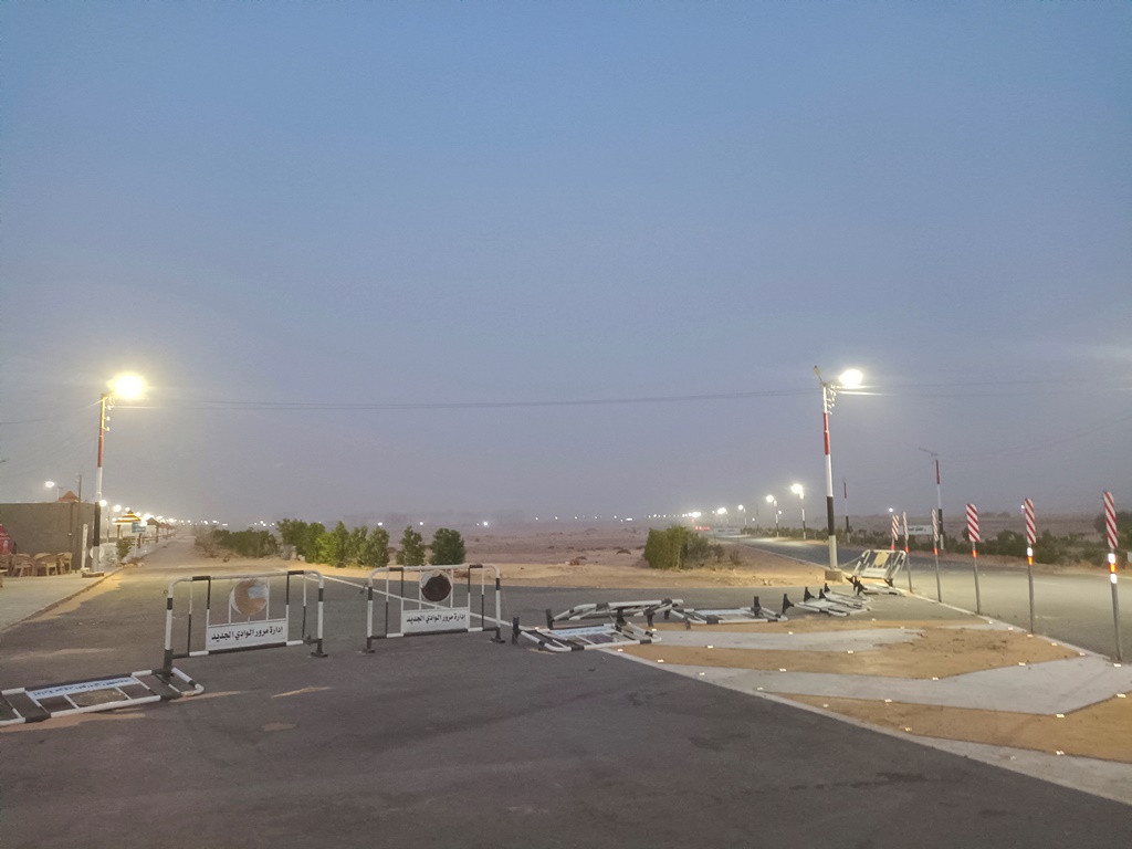 عواصف ترابية بالوادي الجديد (2)