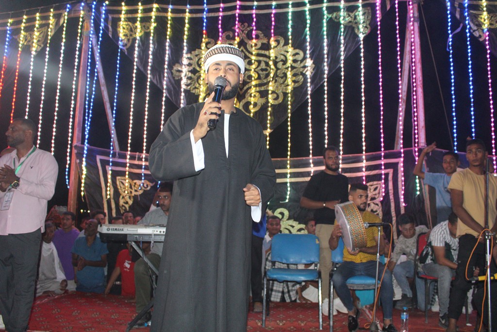 المنشد احمد الأقصري يحيى حفل الوادي الجديد بالعيد القومي (1)