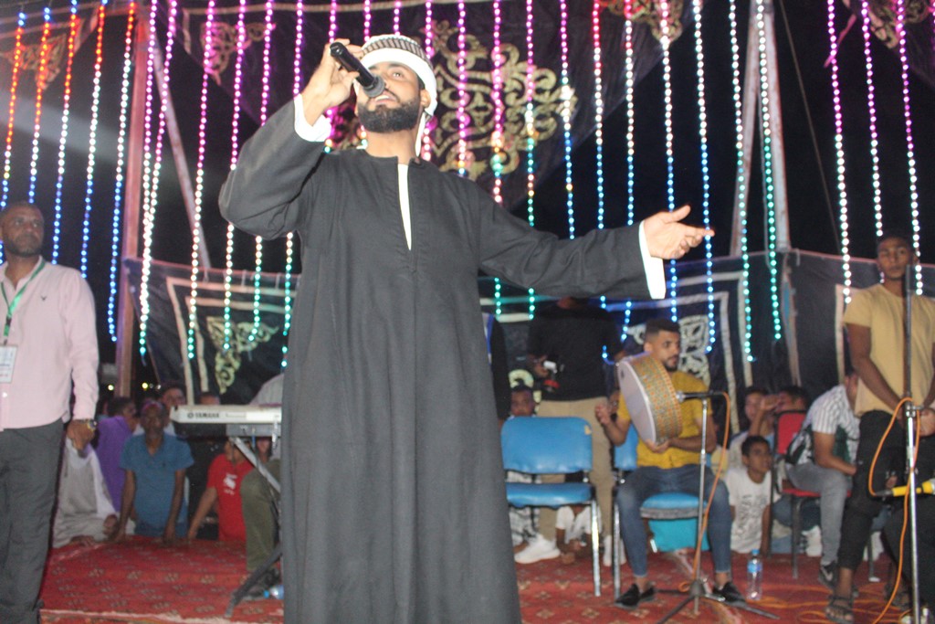 المنشد احمد الأقصري يحيى حفل الوادي الجديد بالعيد القومي (4)