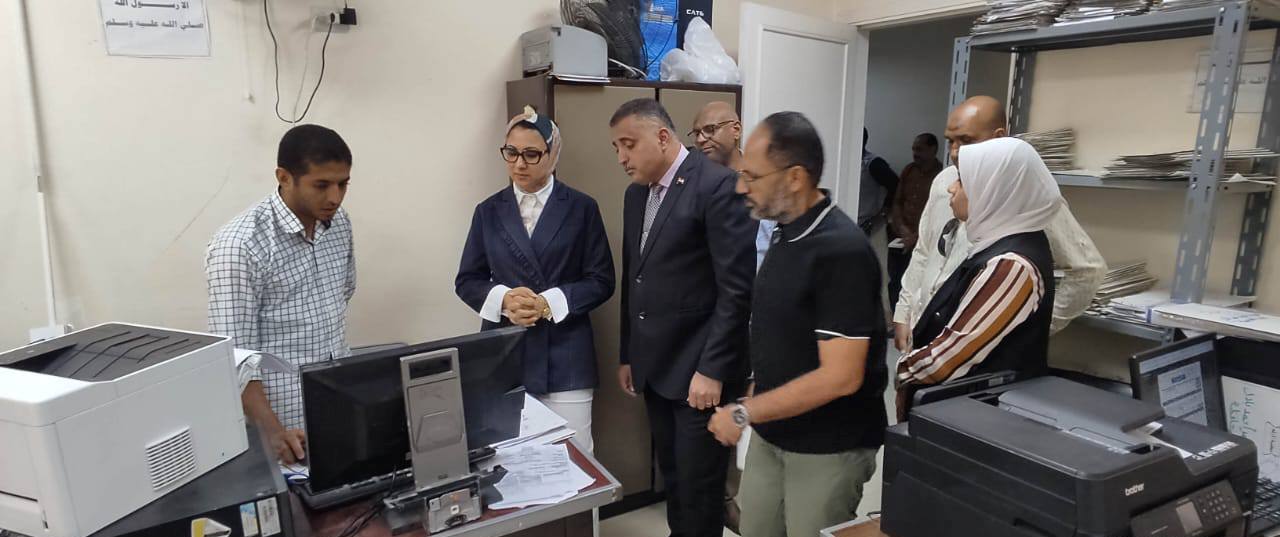 نائب محافظ الوادي الجديد تتفقد مركز الخارجة  (5)