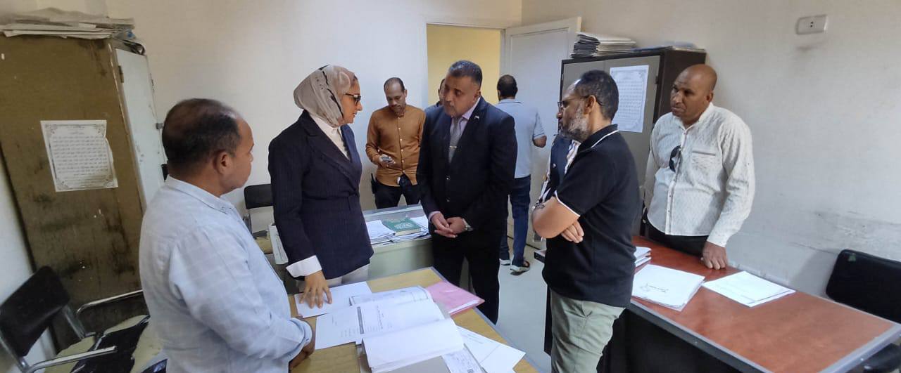 نائب محافظ الوادي الجديد تتفقد مركز الخارجة  (4)