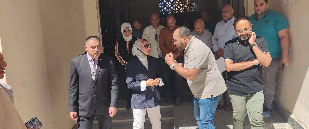 نائب محافظ الوادي الجديد تتفقد مركز الخارجة  (2)