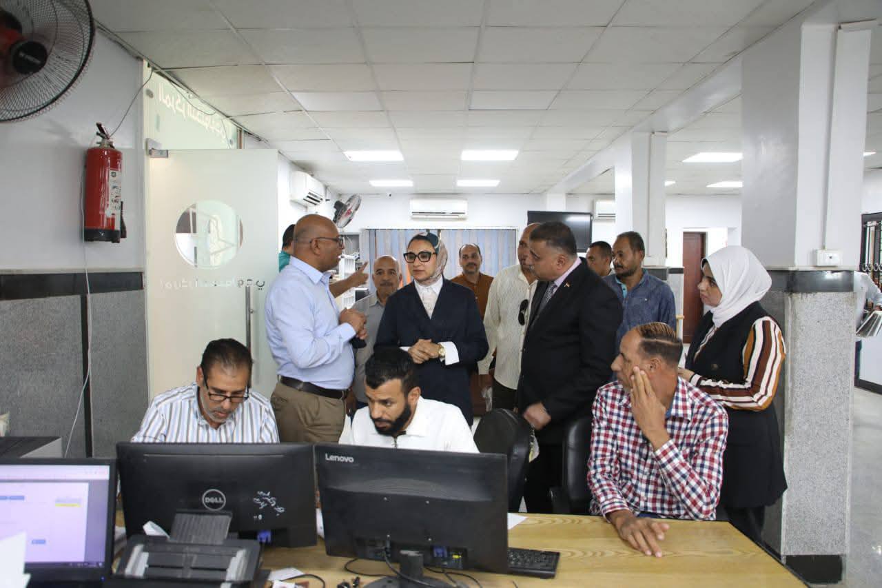 نائب محافظ الوادي الجديد تتفقد مركز الخارجة  (6)