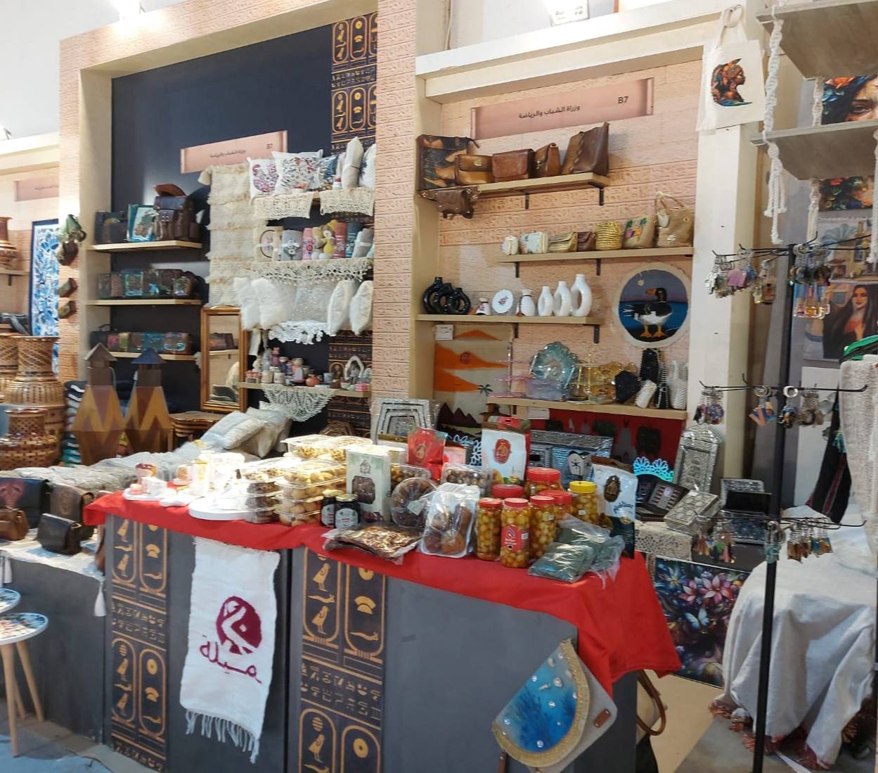 الوادي الجديد تشارك في معرض تراثنا  (2)