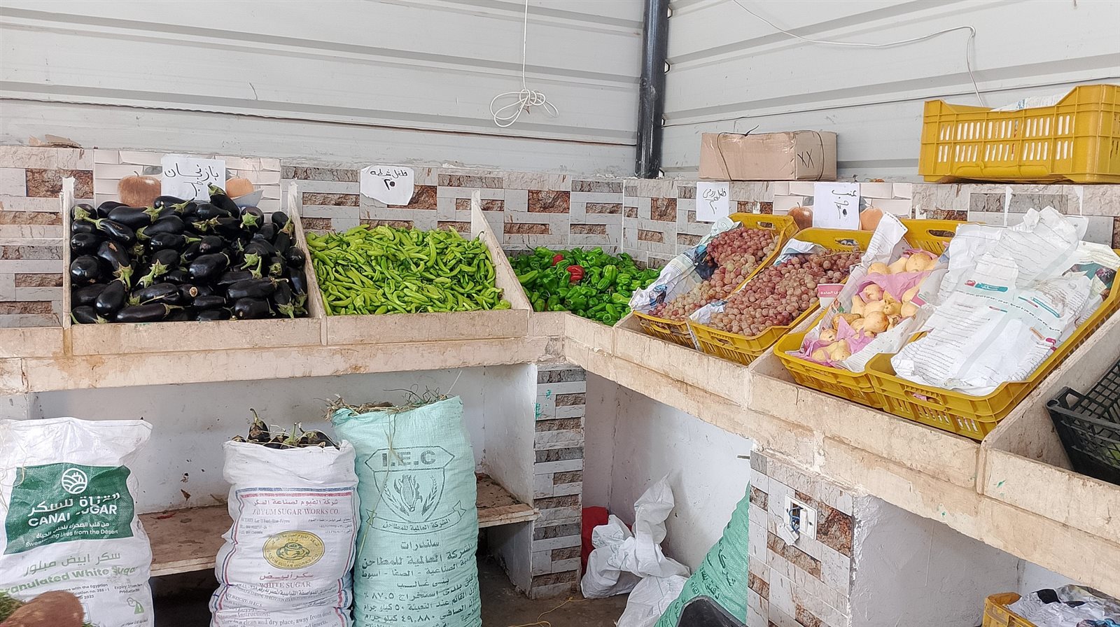 منافذ الوحدة المحلية لمركز باريس لطرح السلع المخفضة (5)