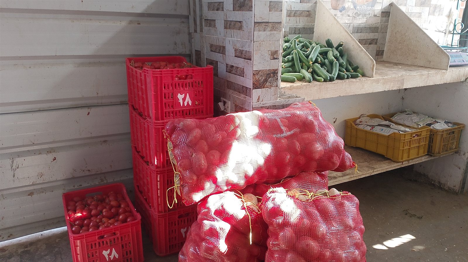 منافذ الوحدة المحلية لمركز باريس لطرح السلع المخفضة (8)