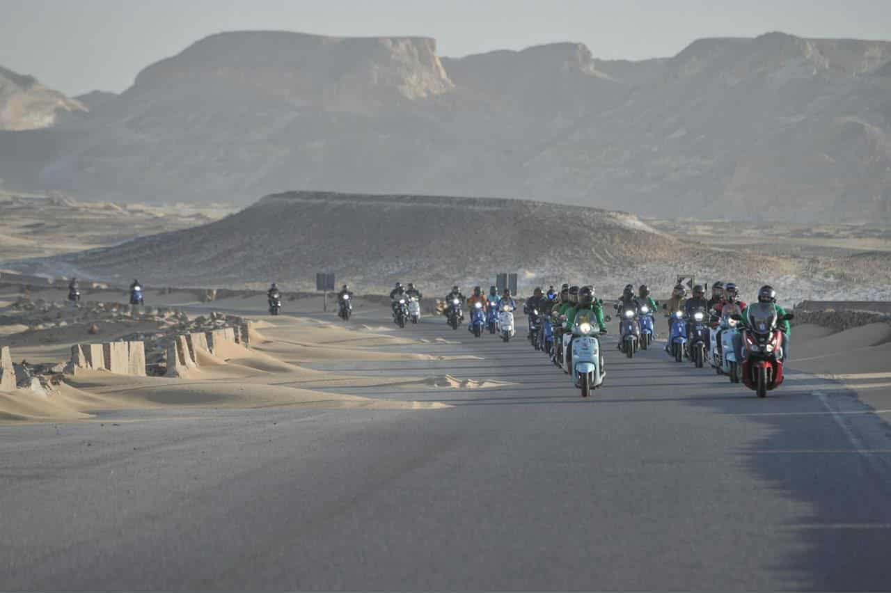 رالي تحدي عبور مصر يمر بمركز الداخلة (1)