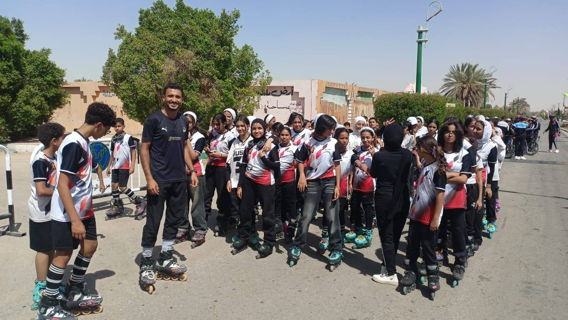 عروض اسكيت وماراثون دراجات..في طابور العرض بحفل العيد القومي للوادي الجديد  (4)