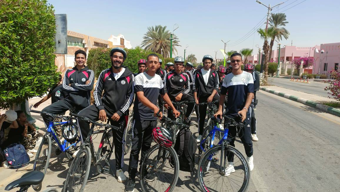 عروض اسكيت وماراثون دراجات..في طابور العرض بحفل العيد القومي للوادي الجديد  (3)