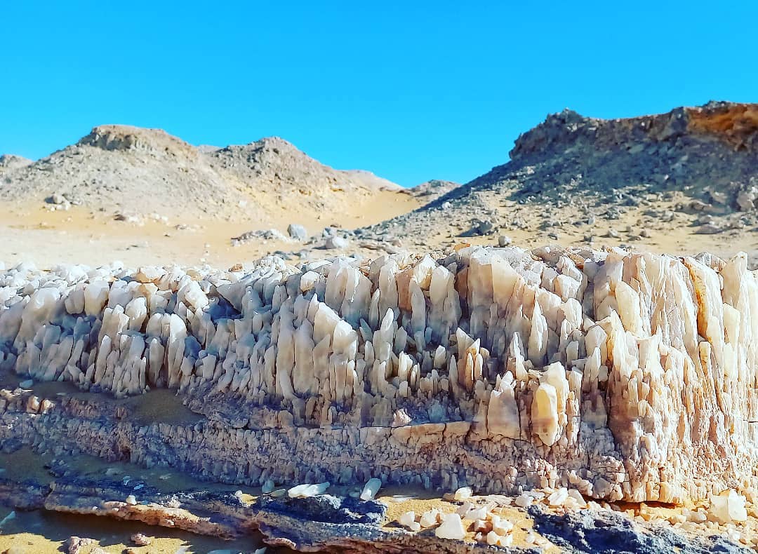 صخور ومكونات جبل الكريستال بواحة الفرافرة  (9)