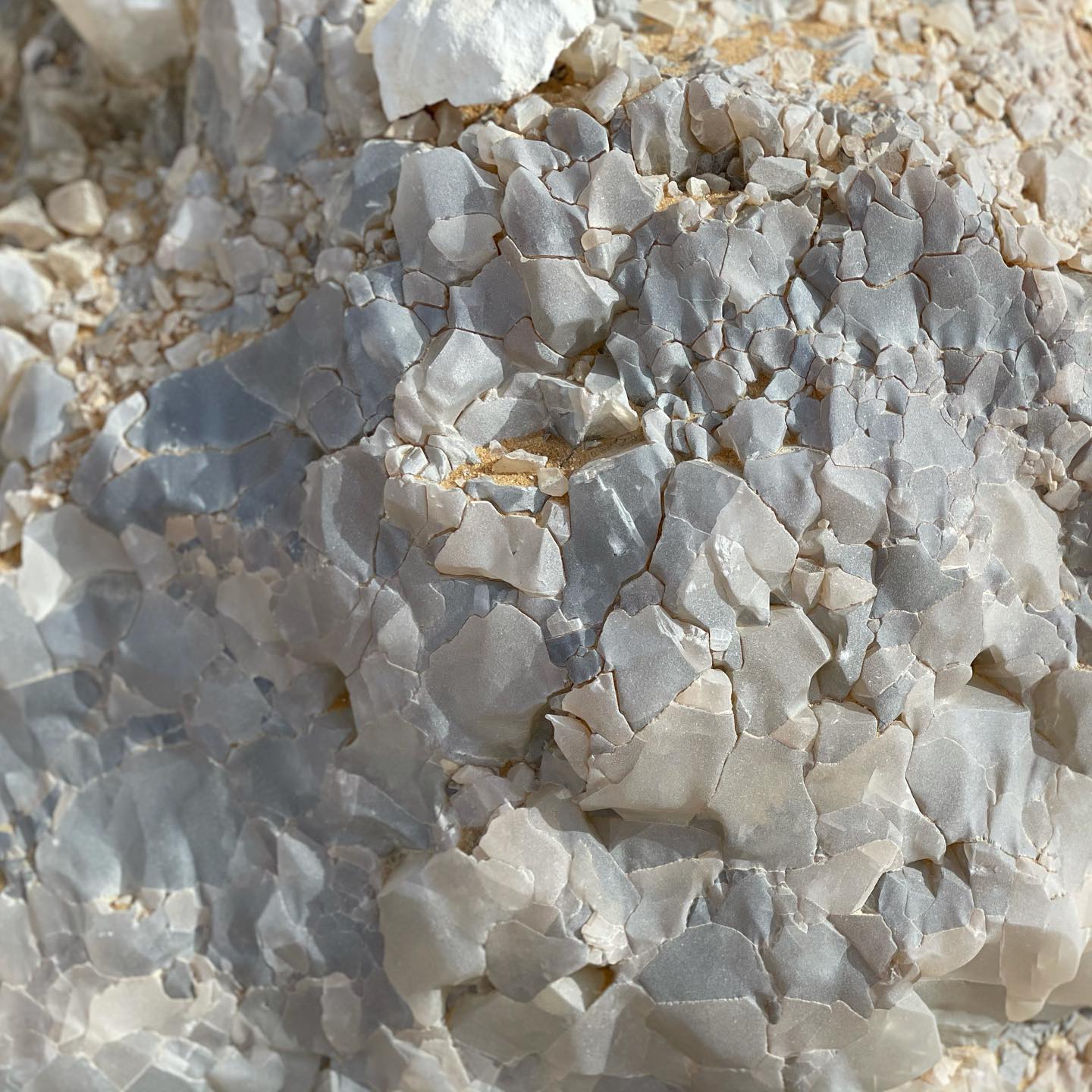 صخور ومكونات جبل الكريستال بواحة الفرافرة  (14)