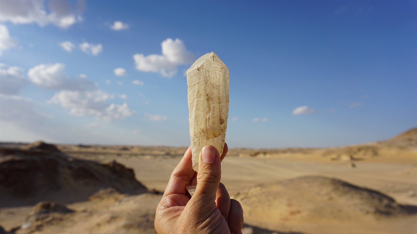 صخور ومكونات جبل الكريستال بواحة الفرافرة  (23)