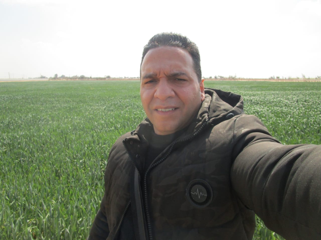 الدكتور المشرف على مشروع حقن التربة  (1)