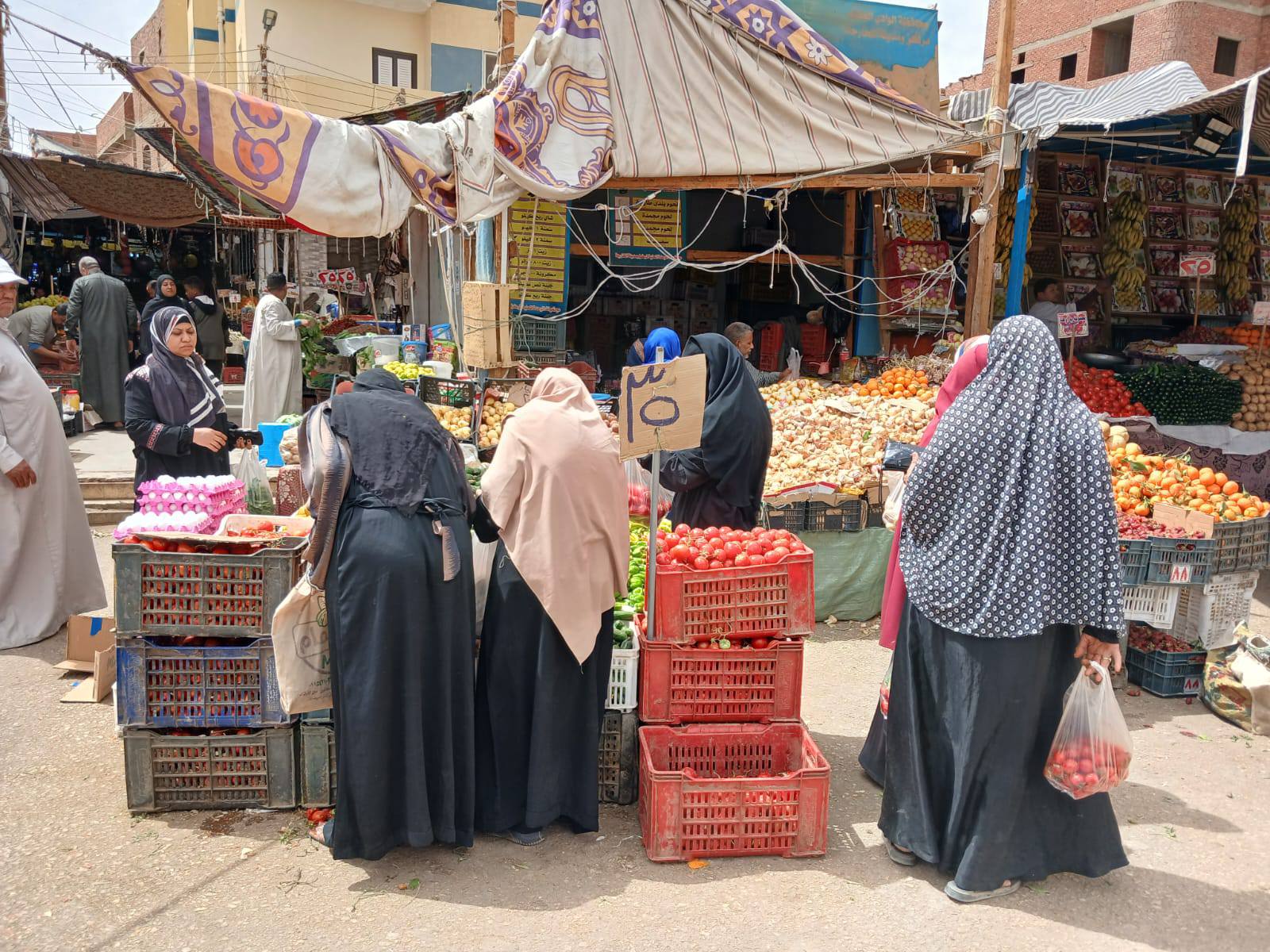 منفذ الوحدة المحلية لمركز الخارجة بميدان الشعلة